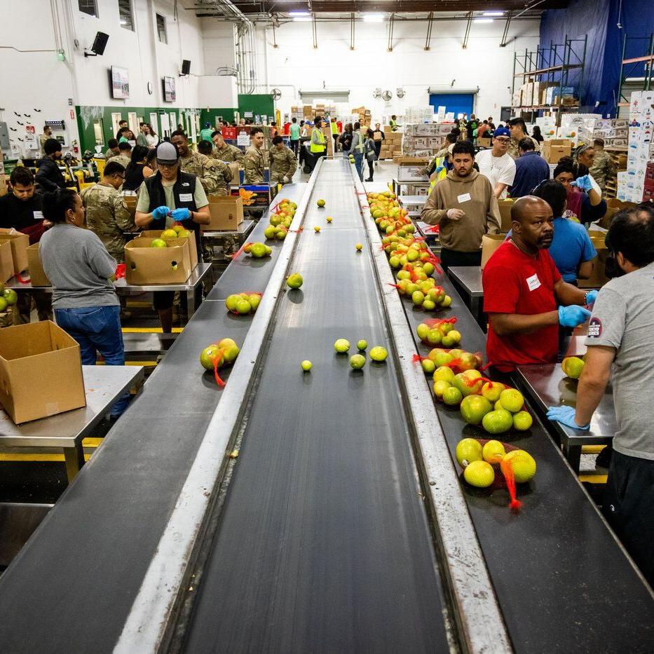 Federal government shutdown threatens SNAP food aid as several states scramble to help